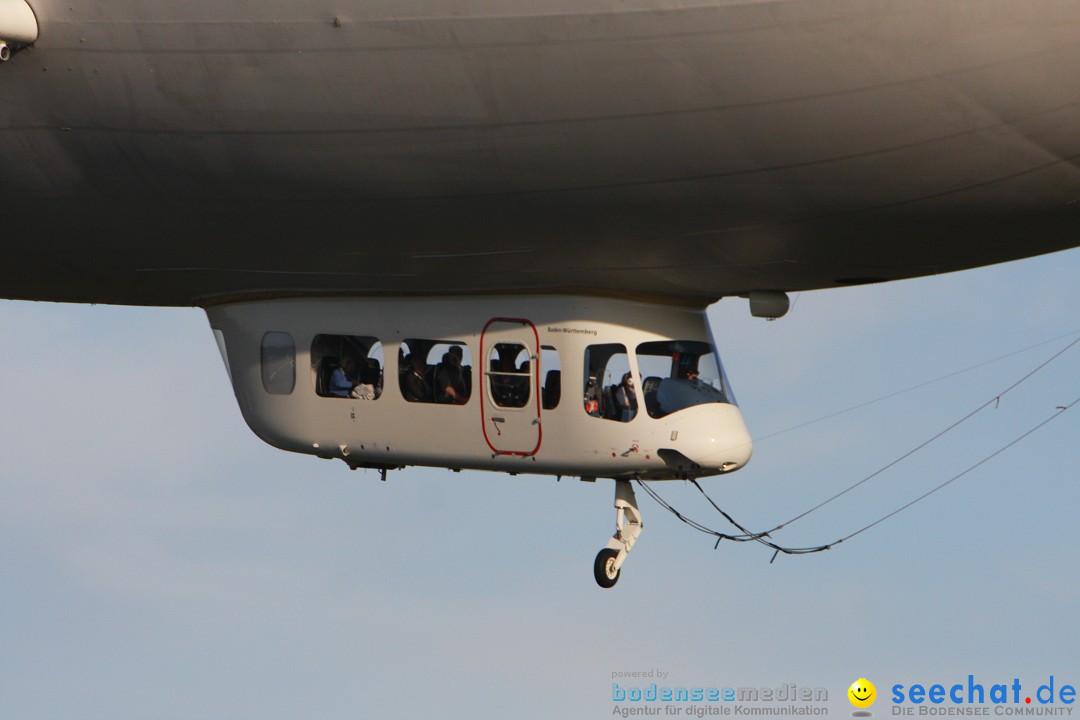 Zwei Zeppelin NT im Formations-Flug: Friedrichshafen am Bodensee, 19.10.201