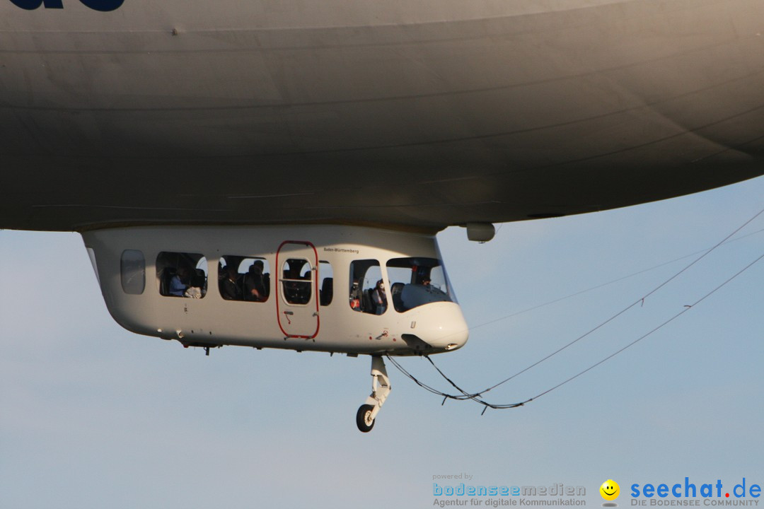 Zwei Zeppelin NT im Formations-Flug: Friedrichshafen am Bodensee, 19.10.201