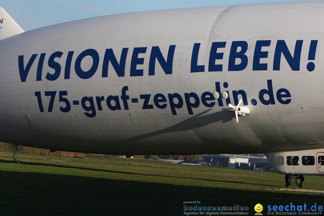 Zwei Zeppelin NT im Formations-Flug: Friedrichshafen am Bodensee, 19.10.201