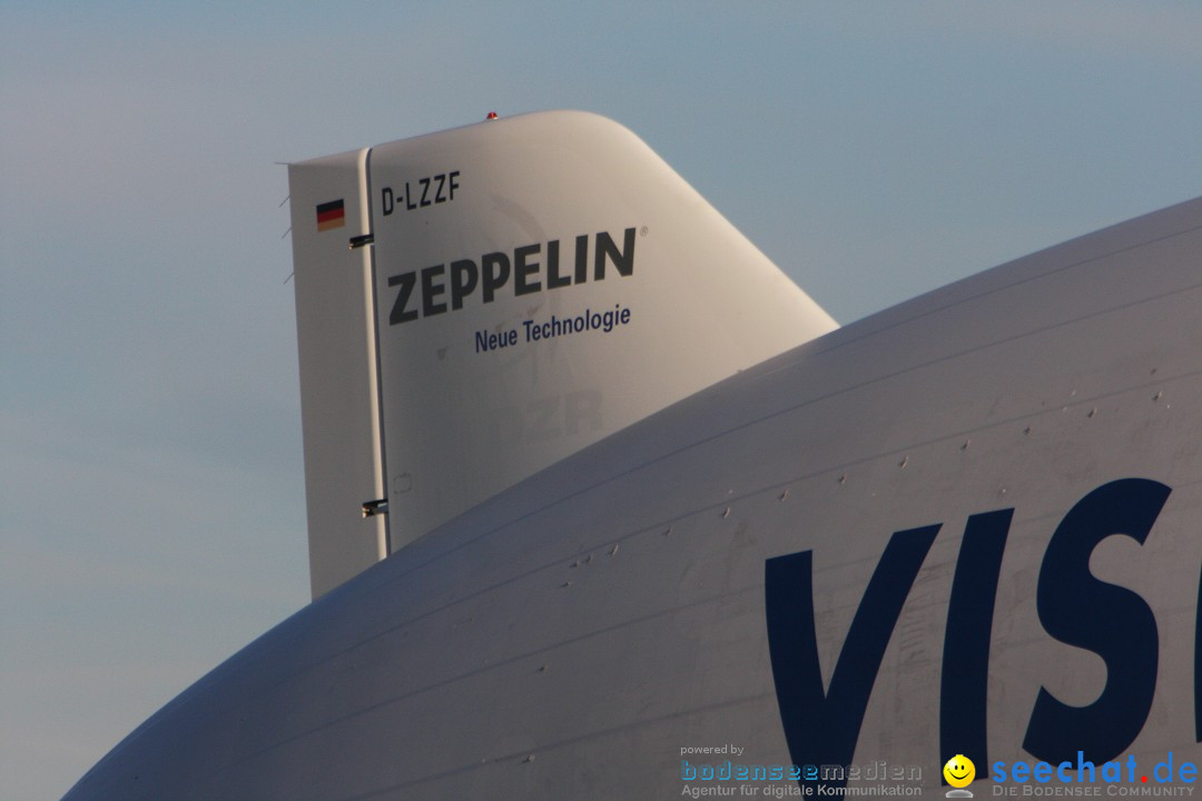 Zwei Zeppelin NT im Formations-Flug: Friedrichshafen am Bodensee, 19.10.201