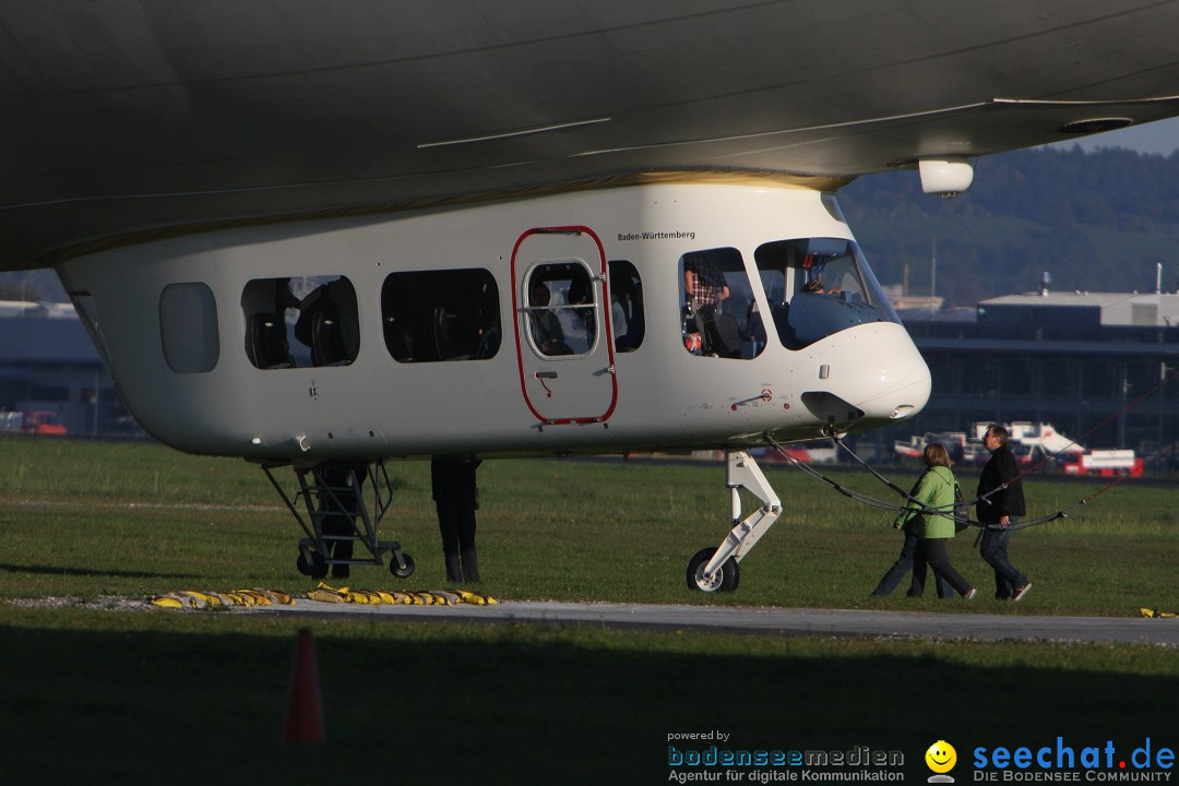 Zwei Zeppelin NT im Formations-Flug: Friedrichshafen am Bodensee, 19.10.201