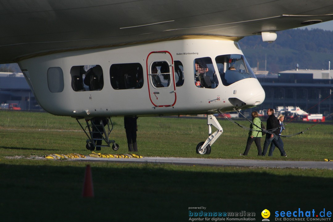 Zwei Zeppelin NT im Formations-Flug: Friedrichshafen am Bodensee, 19.10.201