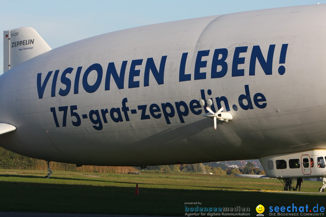 Zwei Zeppelin NT im Formations-Flug: Friedrichshafen am Bodensee, 19.10.201