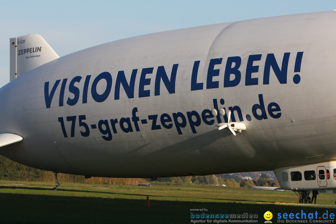 Zwei Zeppelin NT im Formations-Flug: Friedrichshafen am Bodensee, 19.10.201