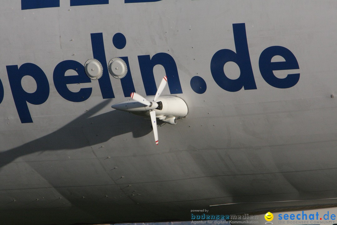 Zwei Zeppelin NT im Formations-Flug: Friedrichshafen am Bodensee, 19.10.201