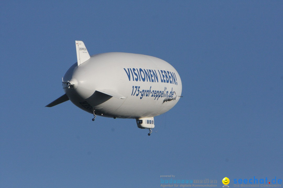 Zwei Zeppelin NT im Formations-Flug: Friedrichshafen am Bodensee, 19.10.201