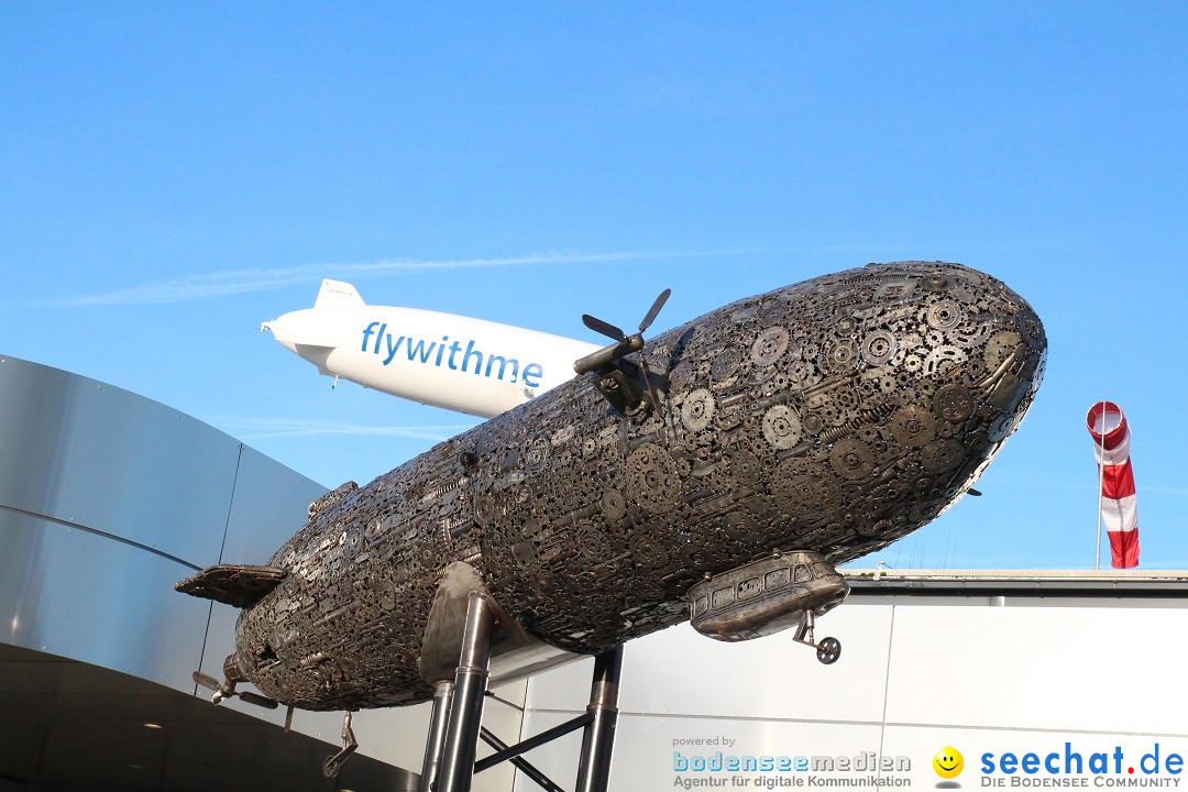 Zwei Zeppelin NT im Formations-Flug: Friedrichshafen am Bodensee, 19.10.201