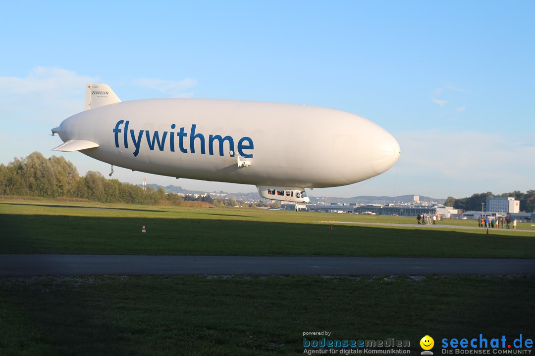 Zwei Zeppelin NT im Formations-Flug: Friedrichshafen am Bodensee, 19.10.201