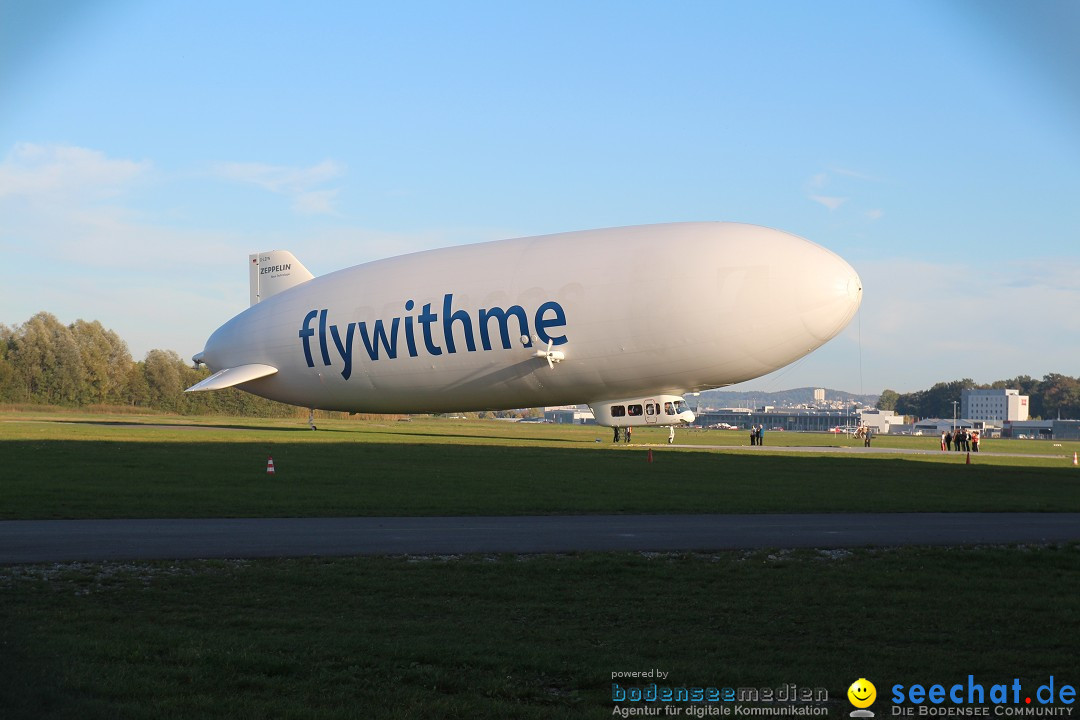 Zwei Zeppelin NT im Formations-Flug: Friedrichshafen am Bodensee, 19.10.201