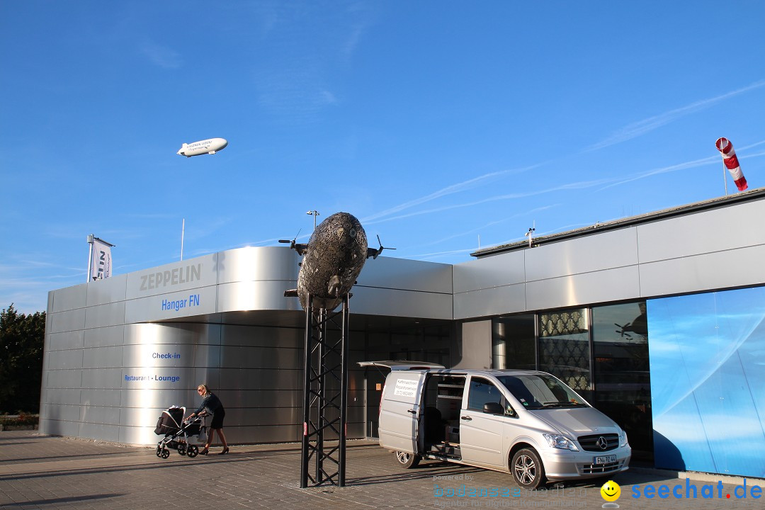 Zwei Zeppelin NT im Formations-Flug: Friedrichshafen am Bodensee, 19.10.201