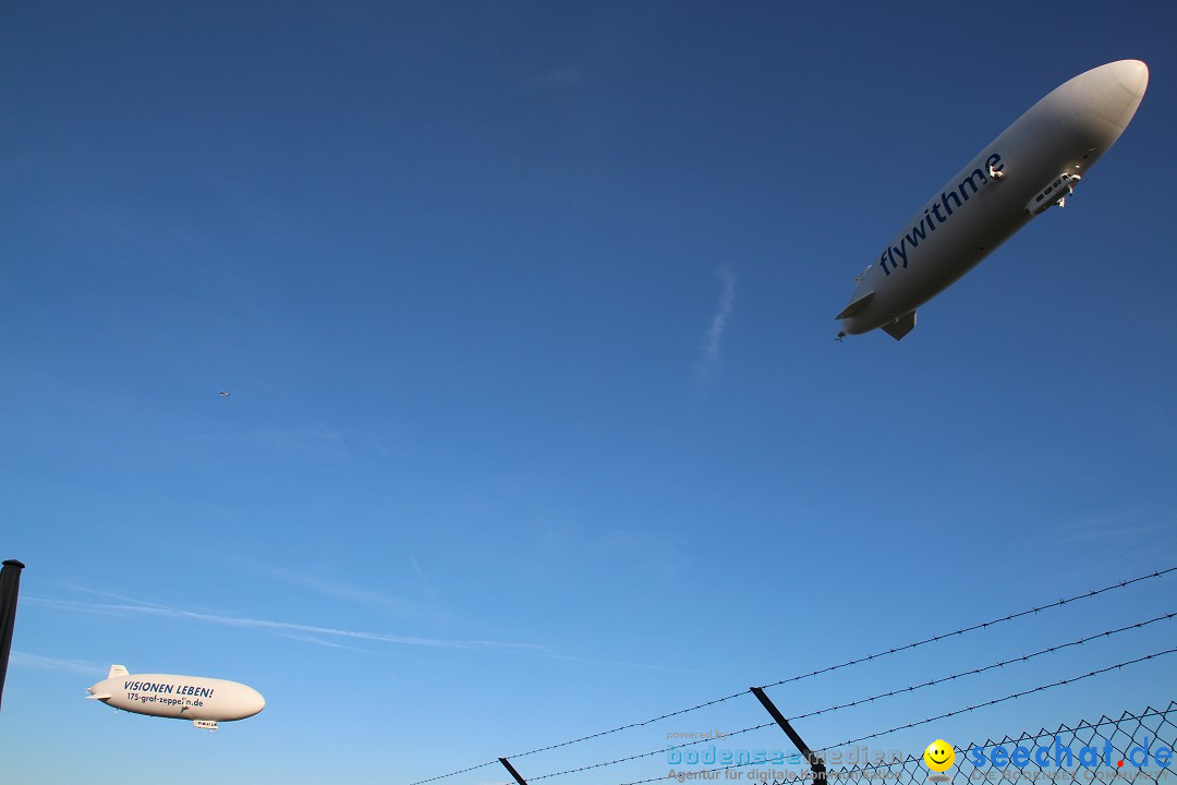 Zwei Zeppelin NT im Formations-Flug: Friedrichshafen am Bodensee, 19.10.201