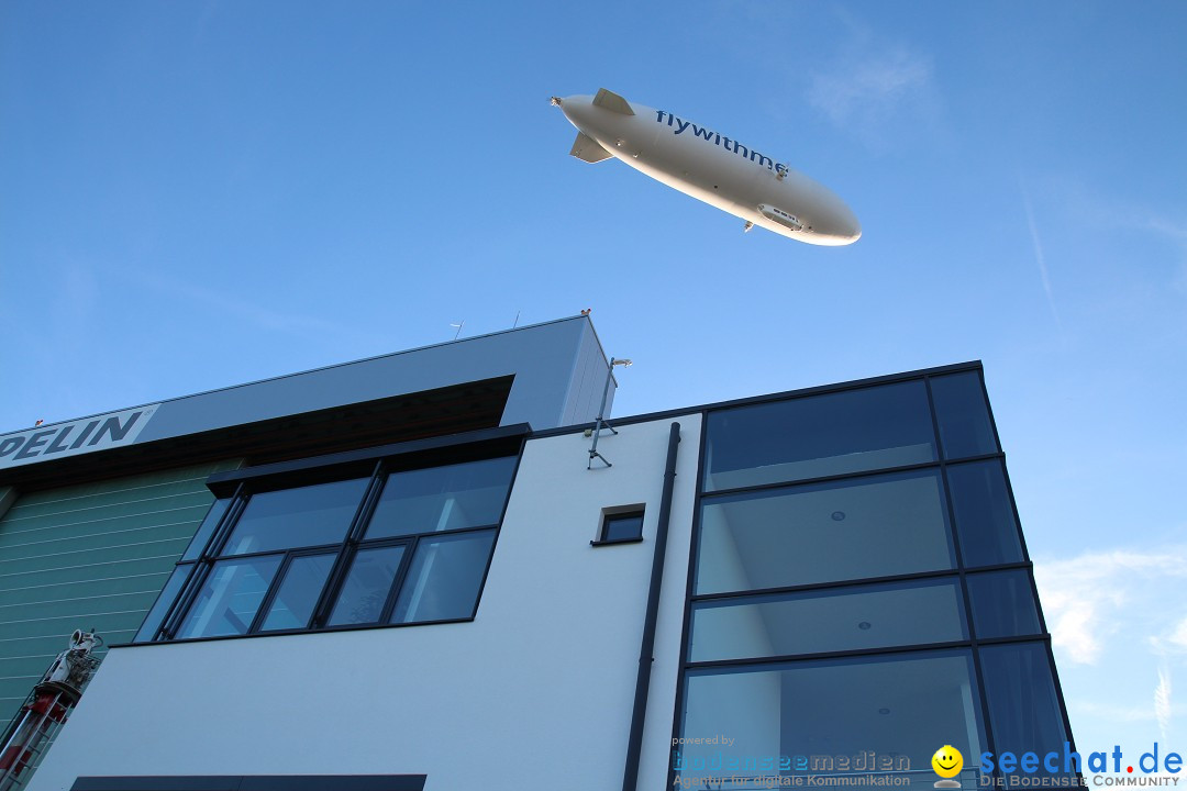 Zwei Zeppelin NT im Formations-Flug: Friedrichshafen am Bodensee, 19.10.201