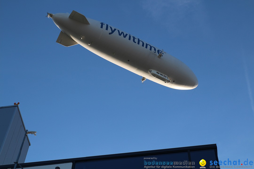 Zwei Zeppelin NT im Formations-Flug: Friedrichshafen am Bodensee, 19.10.201