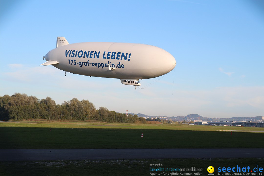 Zwei Zeppelin NT im Formations-Flug: Friedrichshafen am Bodensee, 19.10.201