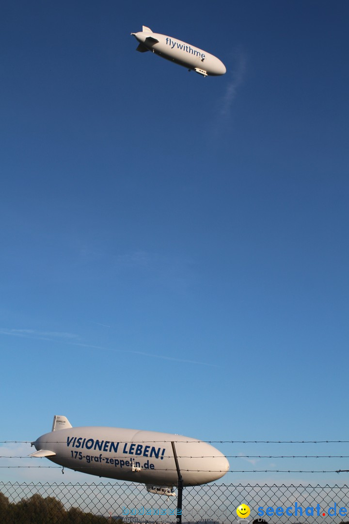 Zwei Zeppelin NT im Formations-Flug: Friedrichshafen am Bodensee, 19.10.201