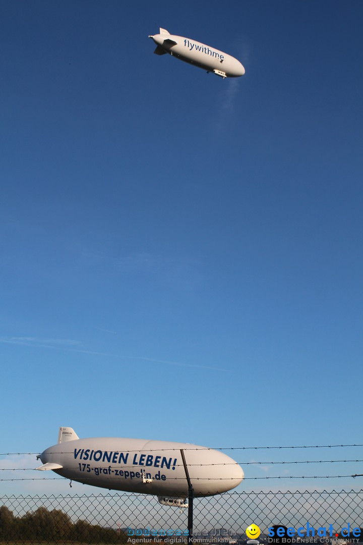 Zwei Zeppelin NT im Formations-Flug: Friedrichshafen am Bodensee, 19.10.201