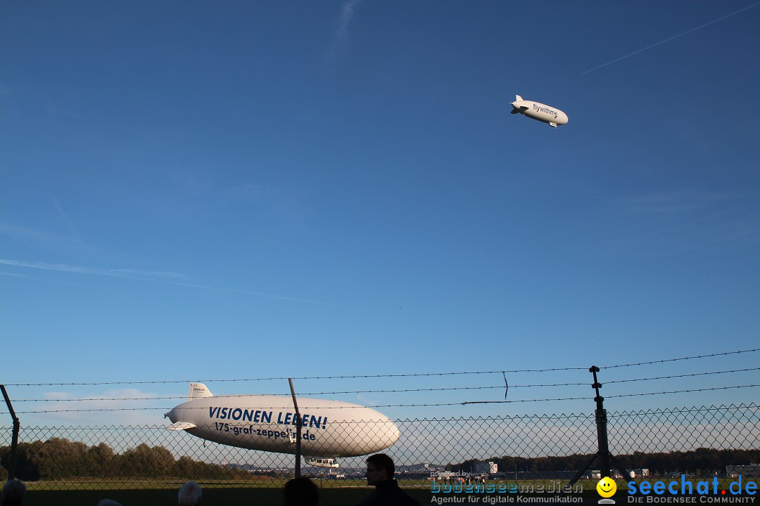 Zwei Zeppelin NT im Formations-Flug: Friedrichshafen am Bodensee, 19.10.201