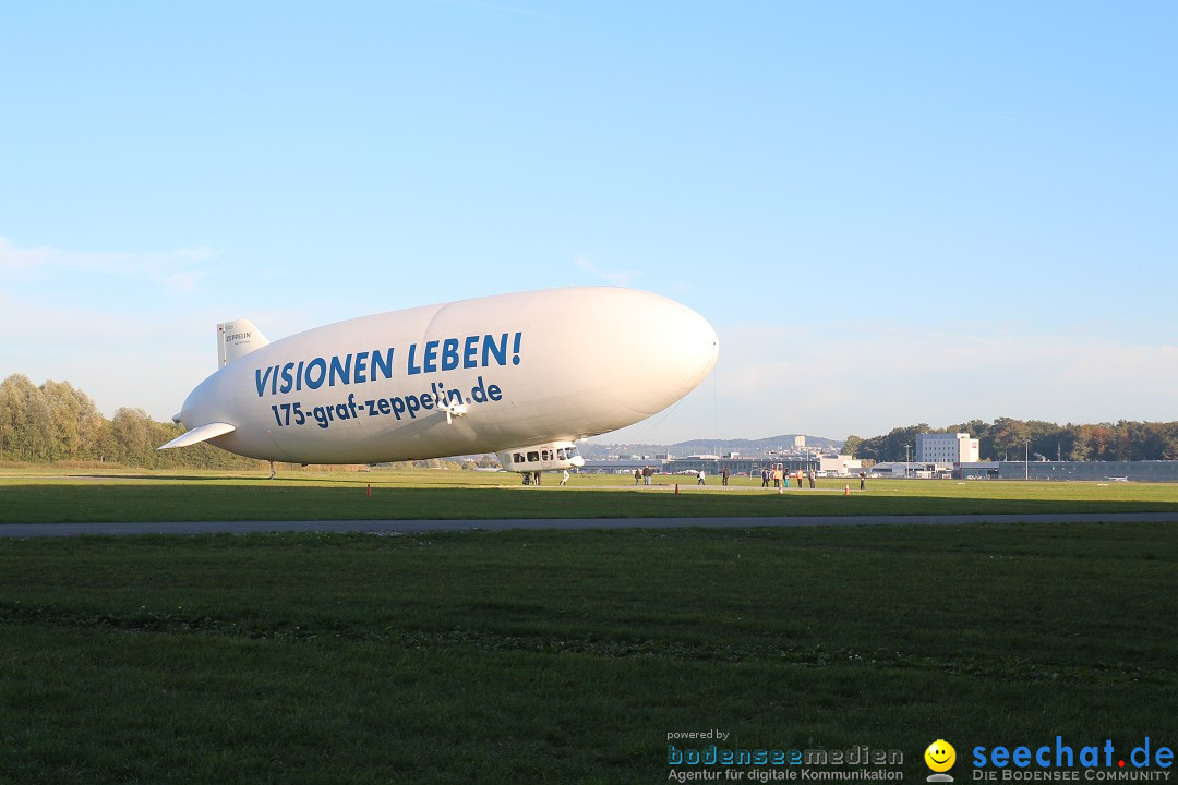 Zwei Zeppelin NT im Formations-Flug: Friedrichshafen am Bodensee, 19.10.201