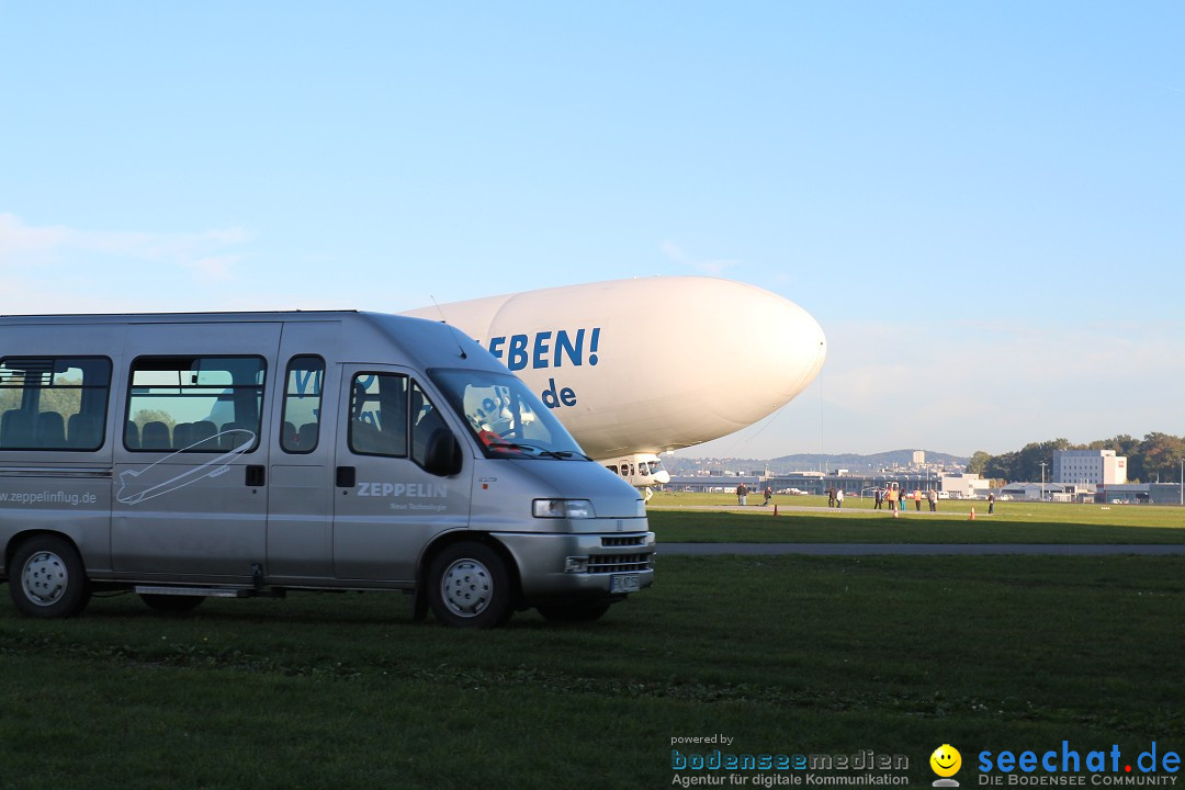 Zwei Zeppelin NT im Formations-Flug: Friedrichshafen am Bodensee, 19.10.201