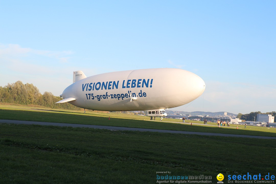 Zwei Zeppelin NT im Formations-Flug: Friedrichshafen am Bodensee, 19.10.201