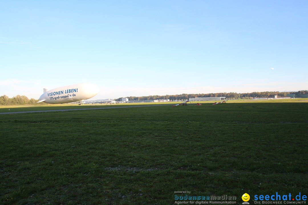 Zwei Zeppelin NT im Formations-Flug: Friedrichshafen am Bodensee, 19.10.201