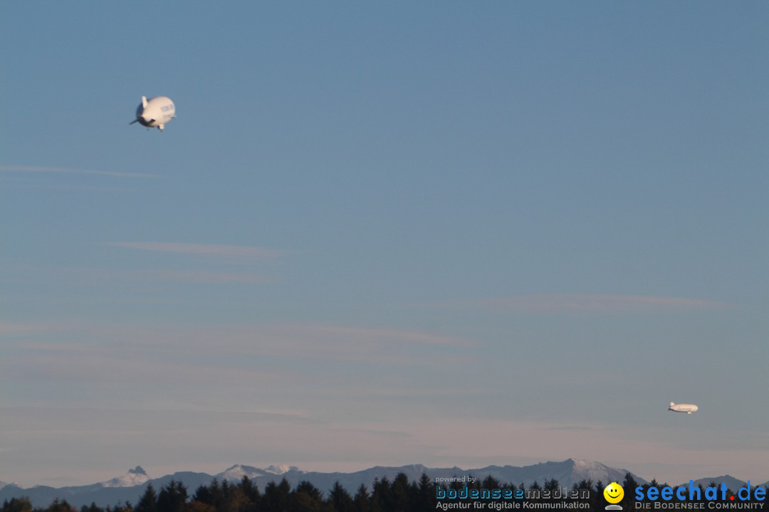 Zwei Zeppelin NT im Formations-Flug: Friedrichshafen am Bodensee, 19.10.201