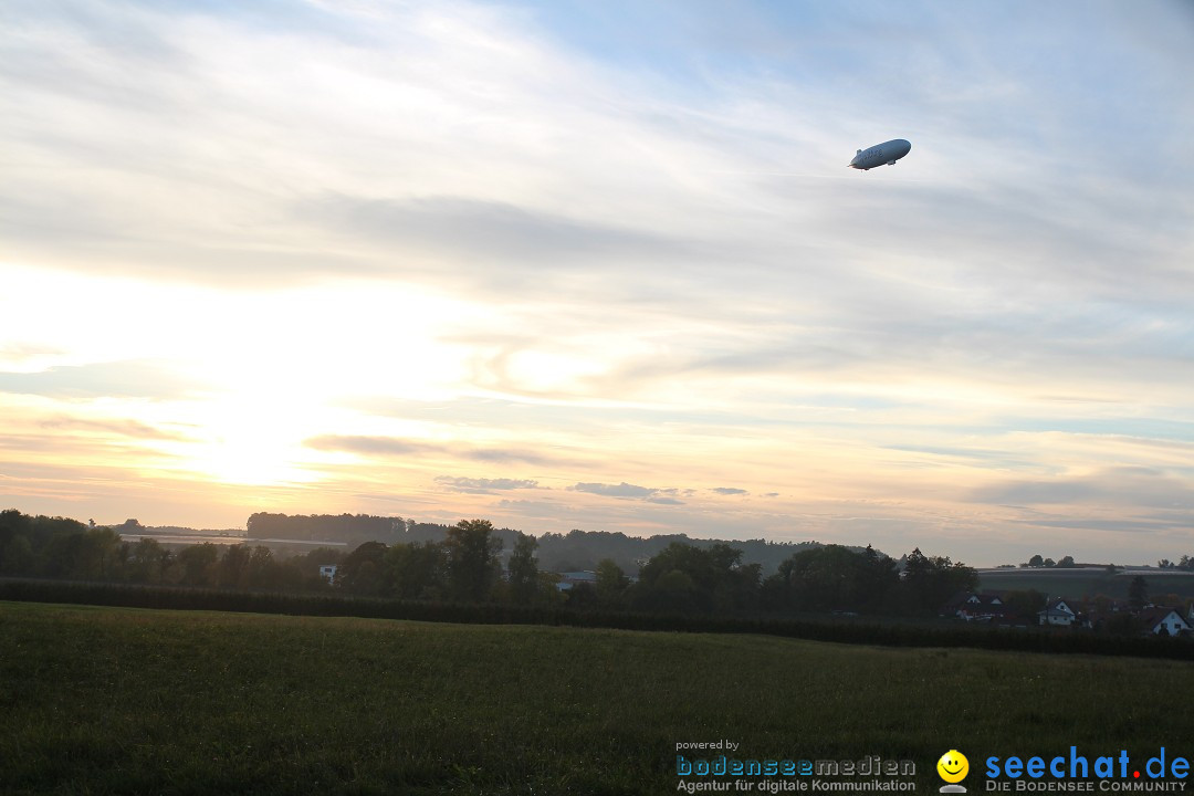 Zwei Zeppelin NT im Formations-Flug: Friedrichshafen am Bodensee, 19.10.201