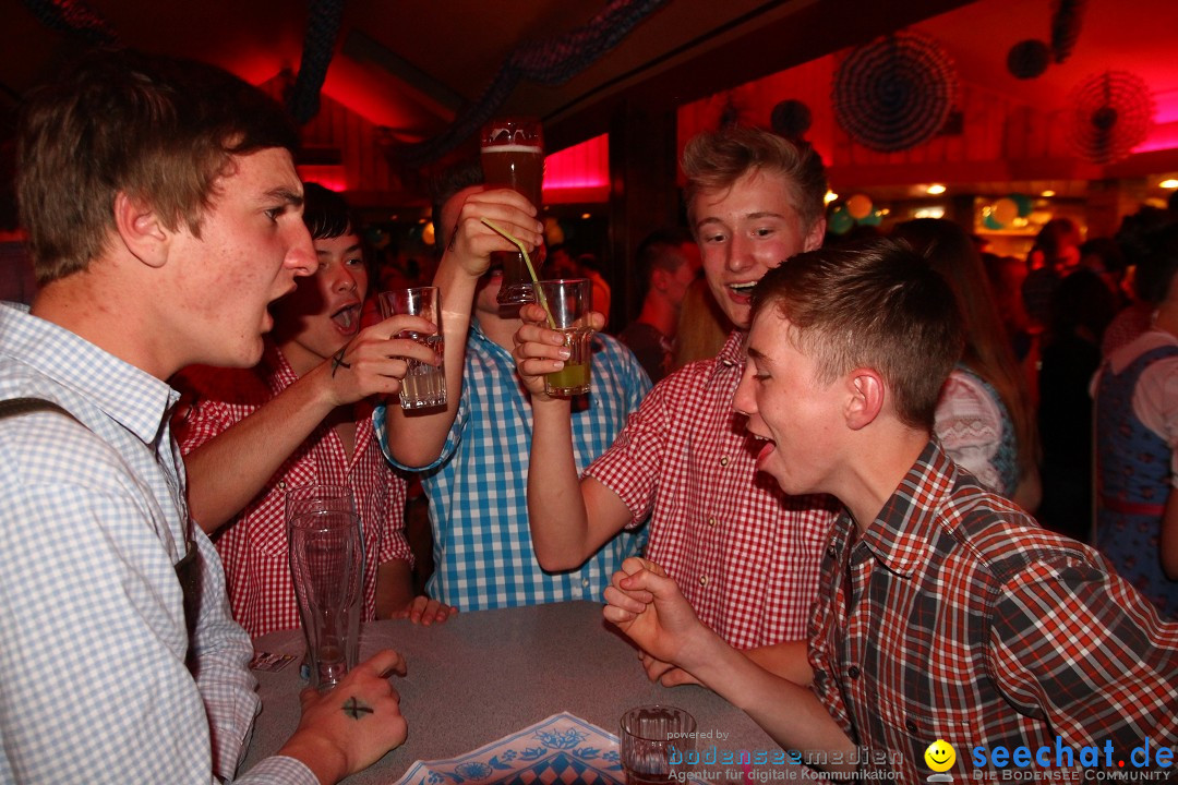 Dirndl- und Lederhosenparty mit Dirndknacker: Urnau am Bodensee, 12.04.2014