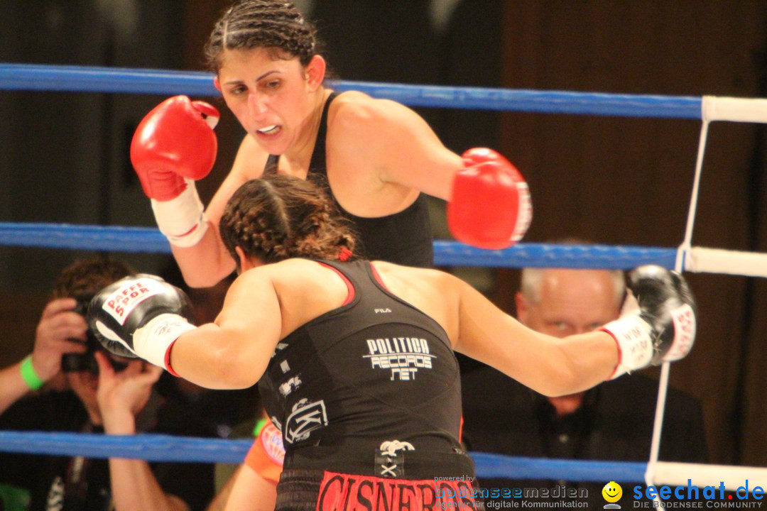 Rola El-Halabi vs. Victoria Cisneros: WM Boxkampf: Ulm, 10.05.2014