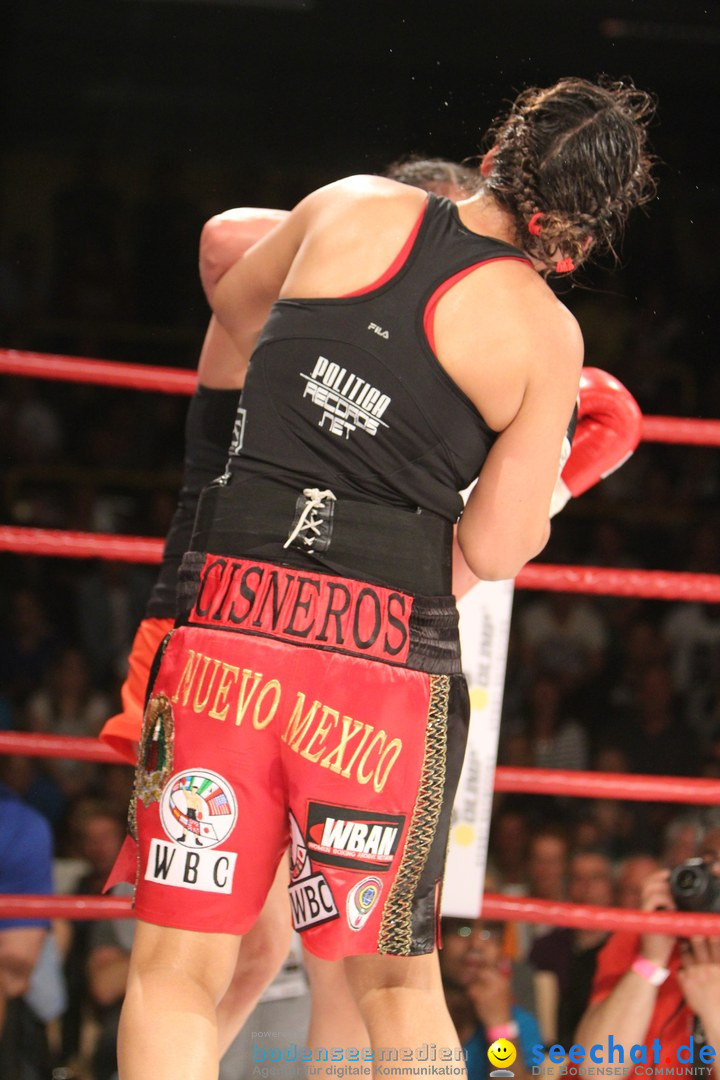 Rola El-Halabi vs. Victoria Cisneros: WM Boxkampf: Ulm, 10.05.2014