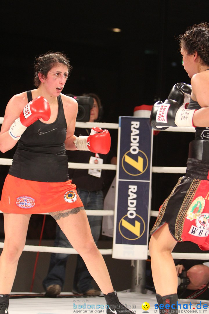 Rola El-Halabi vs. Victoria Cisneros: WM Boxkampf: Ulm, 10.05.2014