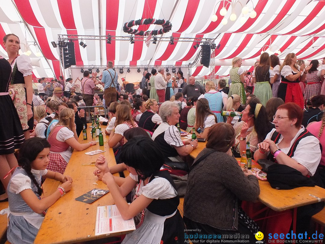 Dirndl-Weltrekord: Bad-Schussenried am Bodensee, 04.10.2014