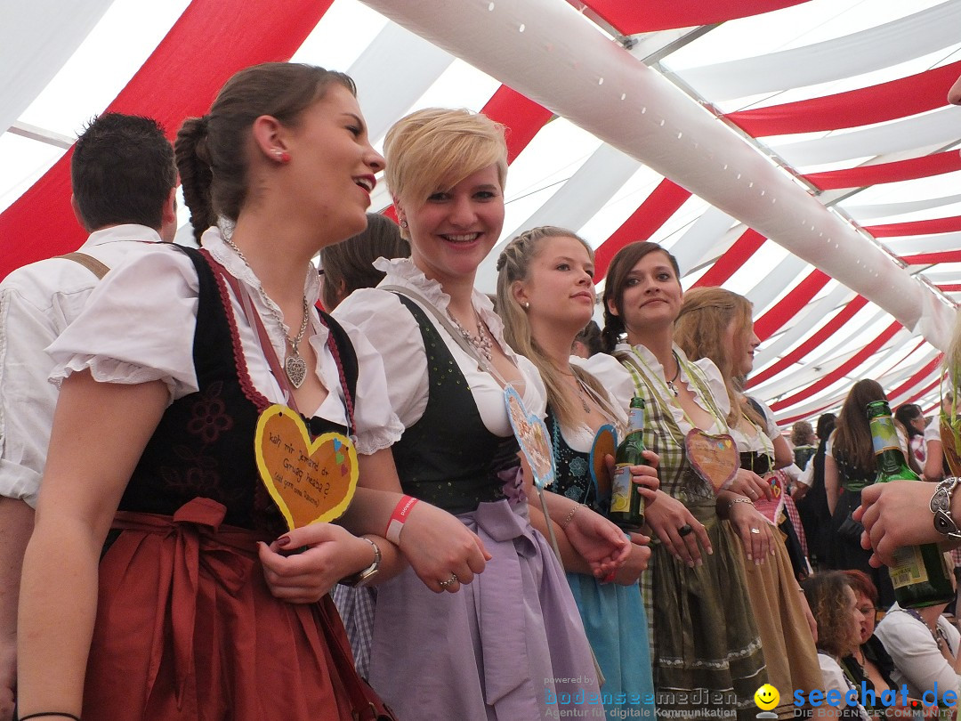 Dirndl-Weltrekord: Bad-Schussenried am Bodensee, 04.10.2014