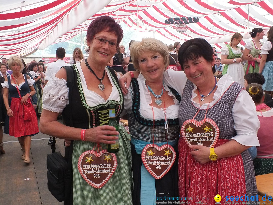 Dirndl-Weltrekord: Bad-Schussenried am Bodensee, 04.10.2014