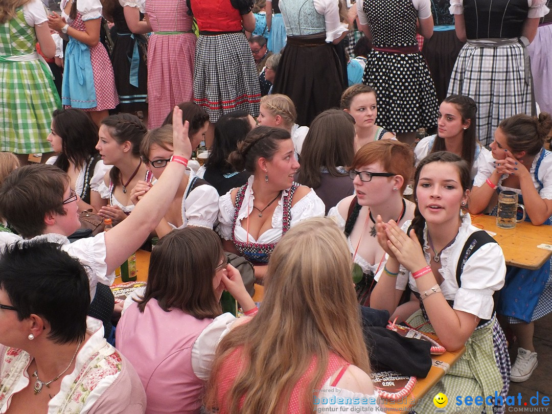 Dirndl-Weltrekord: Bad-Schussenried am Bodensee, 04.10.2014