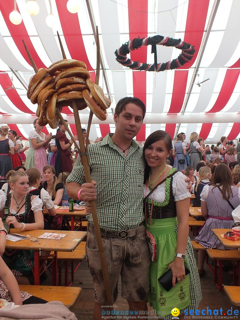 Dirndl-Weltrekord: Bad-Schussenried am Bodensee, 04.10.2014