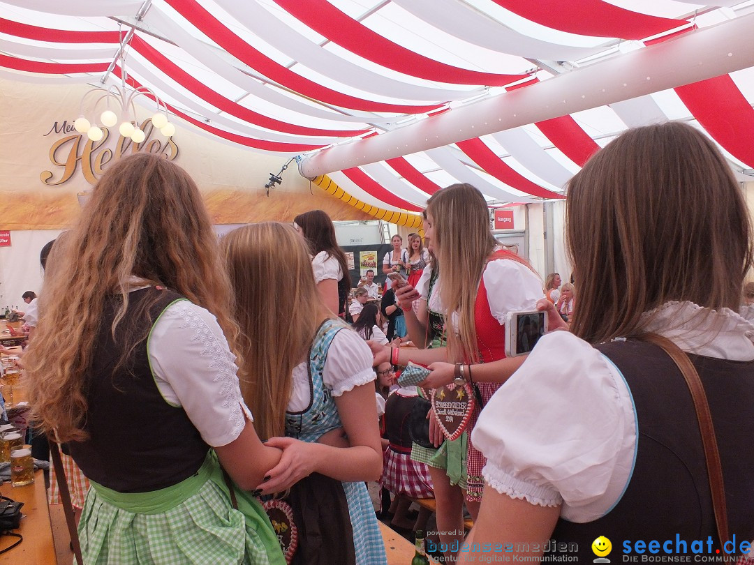 Dirndl-Weltrekord: Bad-Schussenried am Bodensee, 04.10.2014