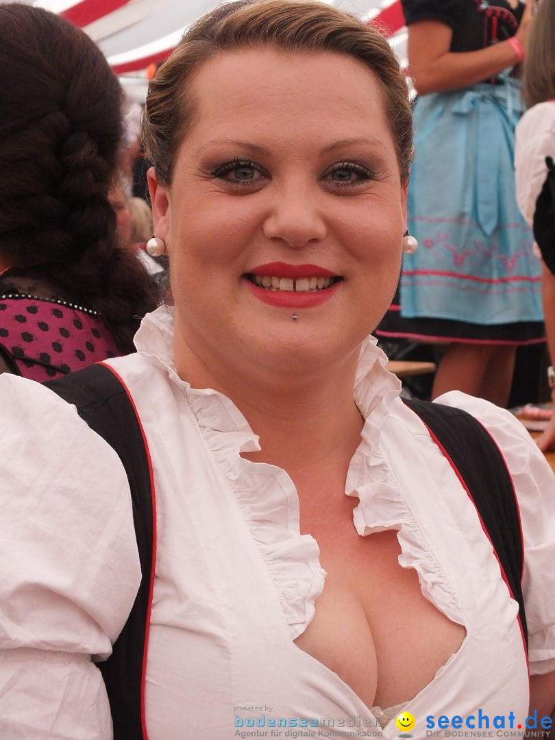 Dirndl-Weltrekord: Bad-Schussenried am Bodensee, 04.10.2014