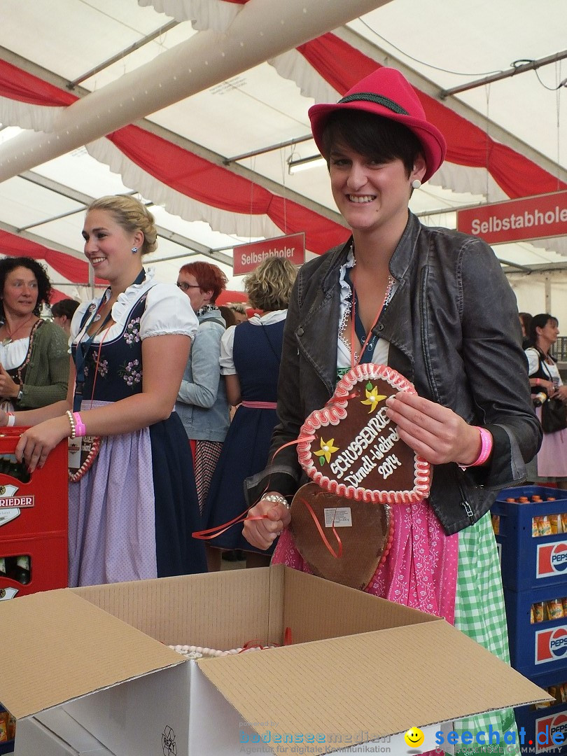 Dirndl-Weltrekord: Bad-Schussenried am Bodensee, 04.10.2014