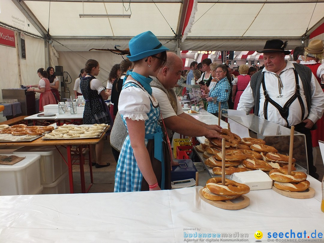 Dirndl-Weltrekord: Bad-Schussenried am Bodensee, 04.10.2014