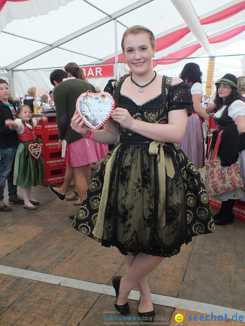 Dirndl-Weltrekord: Bad-Schussenried am Bodensee, 04.10.2014