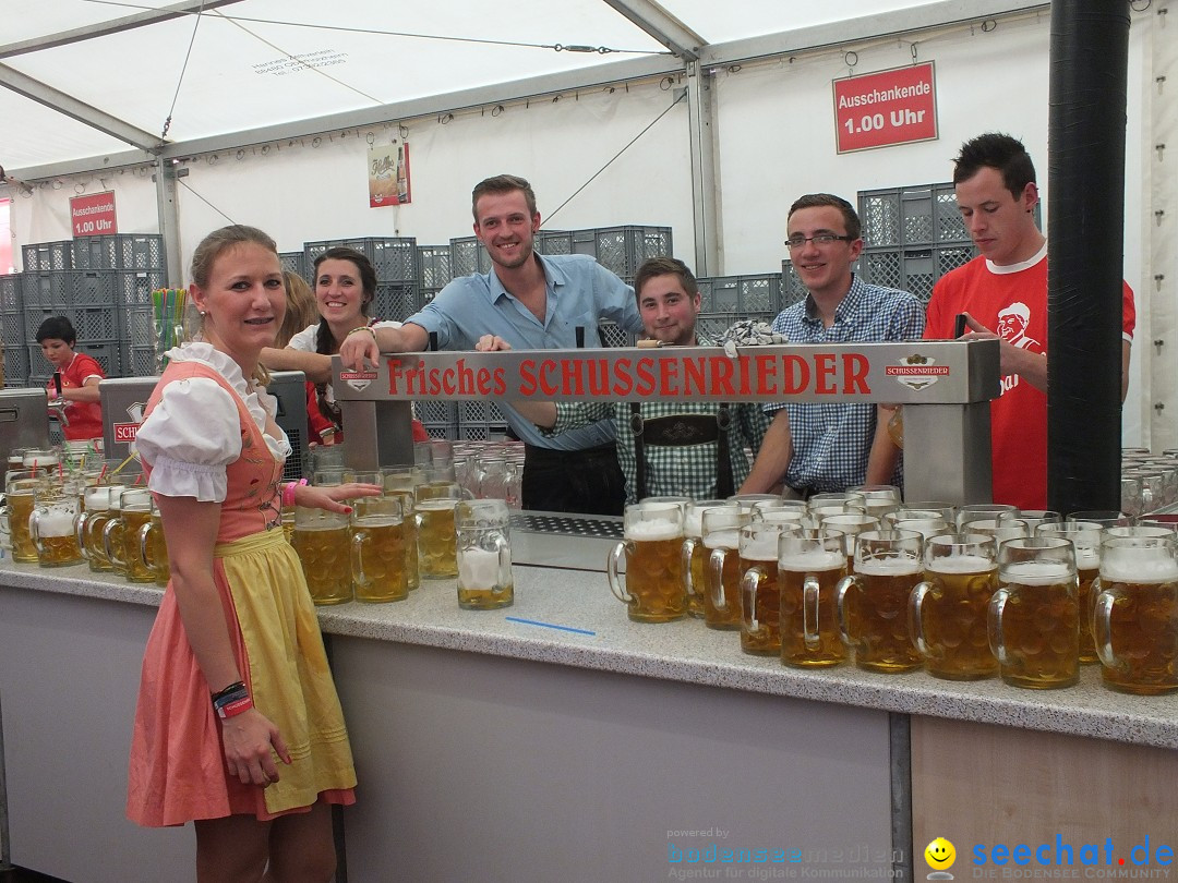 Dirndl-Weltrekord: Bad-Schussenried am Bodensee, 04.10.2014