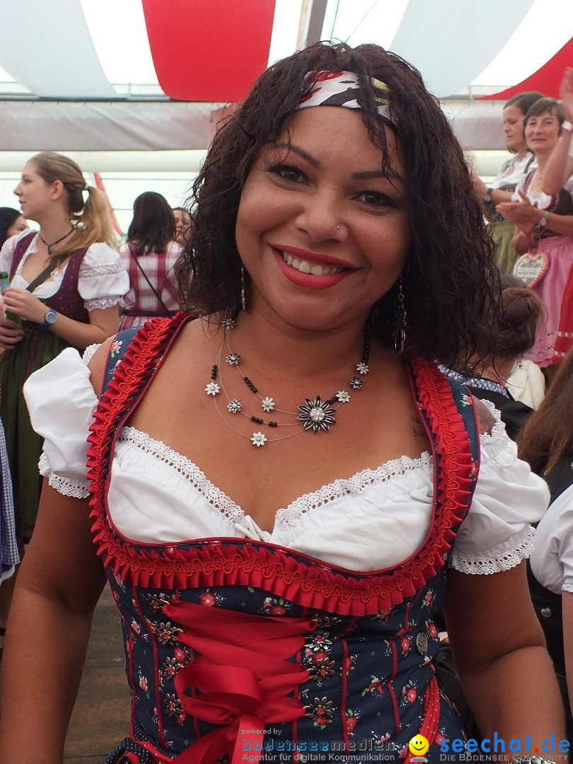 Dirndl-Weltrekord: Bad-Schussenried am Bodensee, 04.10.2014