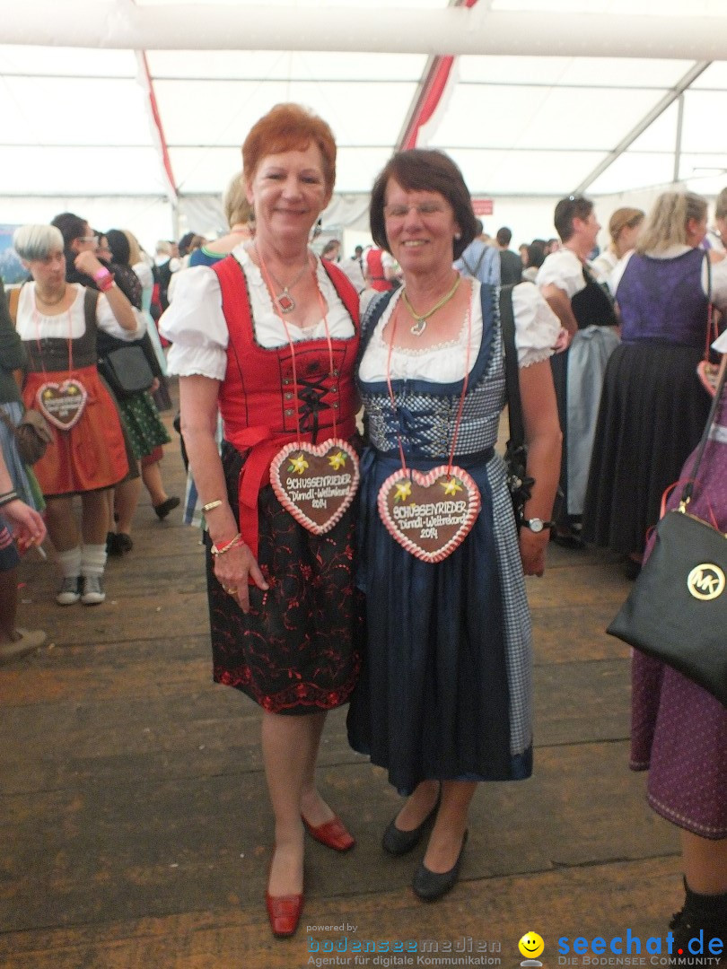 Dirndl-Weltrekord: Bad-Schussenried am Bodensee, 04.10.2014