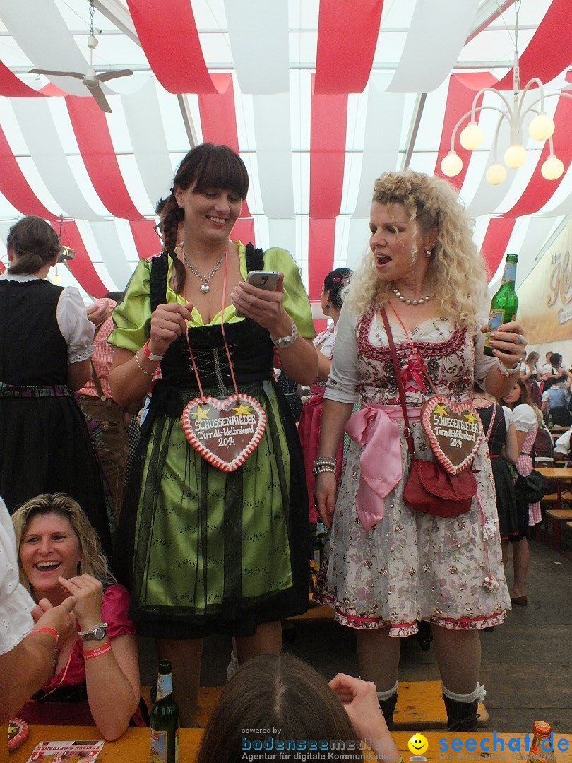 Dirndl-Weltrekord: Bad-Schussenried am Bodensee, 04.10.2014