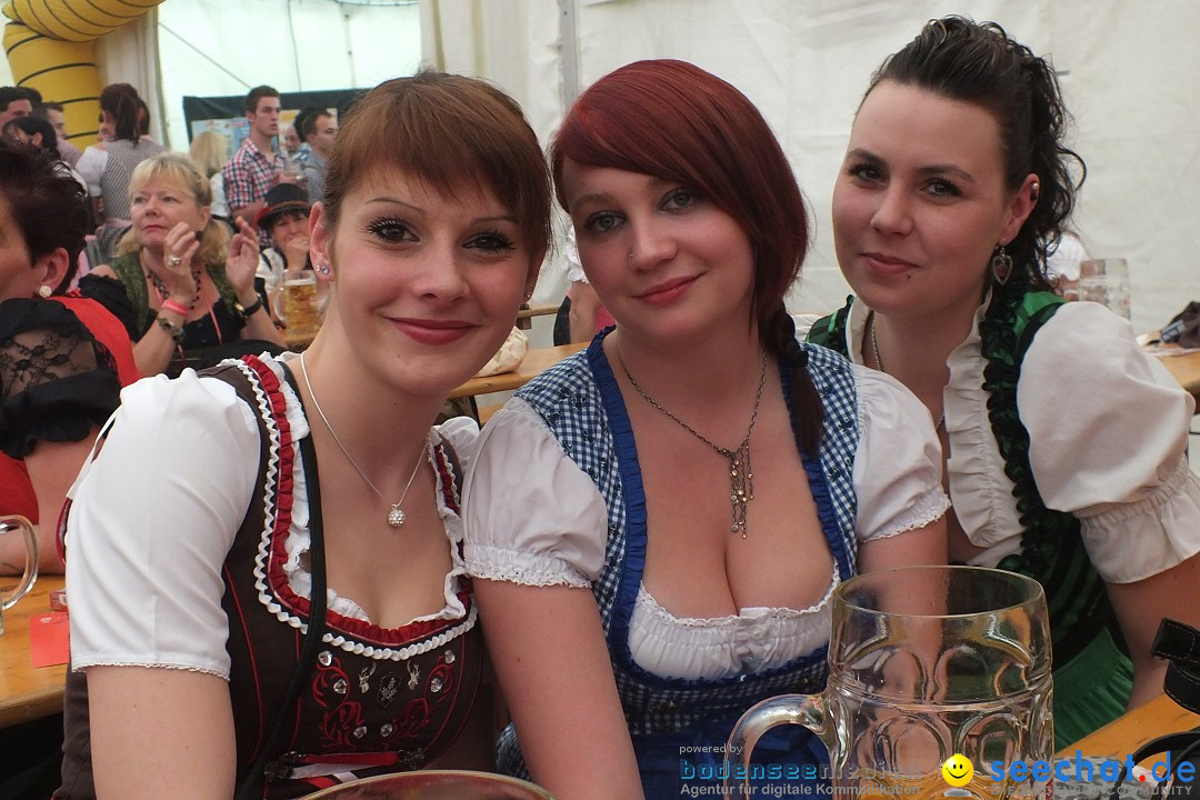 Dirndl-Weltrekord: Bad-Schussenried am Bodensee, 04.10.2014