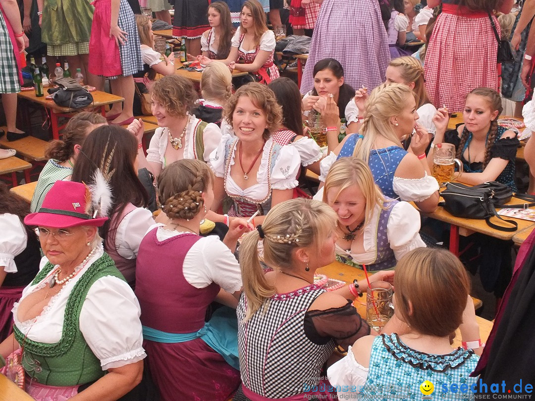 Dirndl-Weltrekord: Bad-Schussenried am Bodensee, 04.10.2014