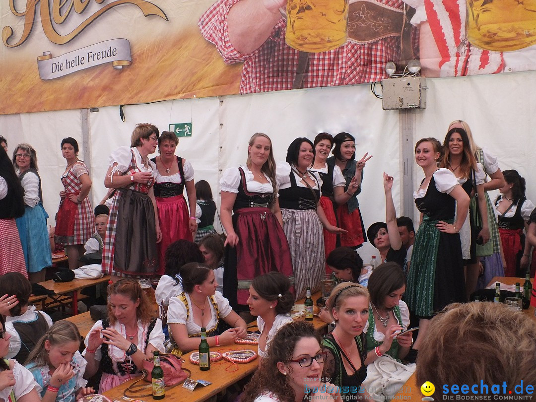 Dirndl-Weltrekord: Bad-Schussenried am Bodensee, 04.10.2014