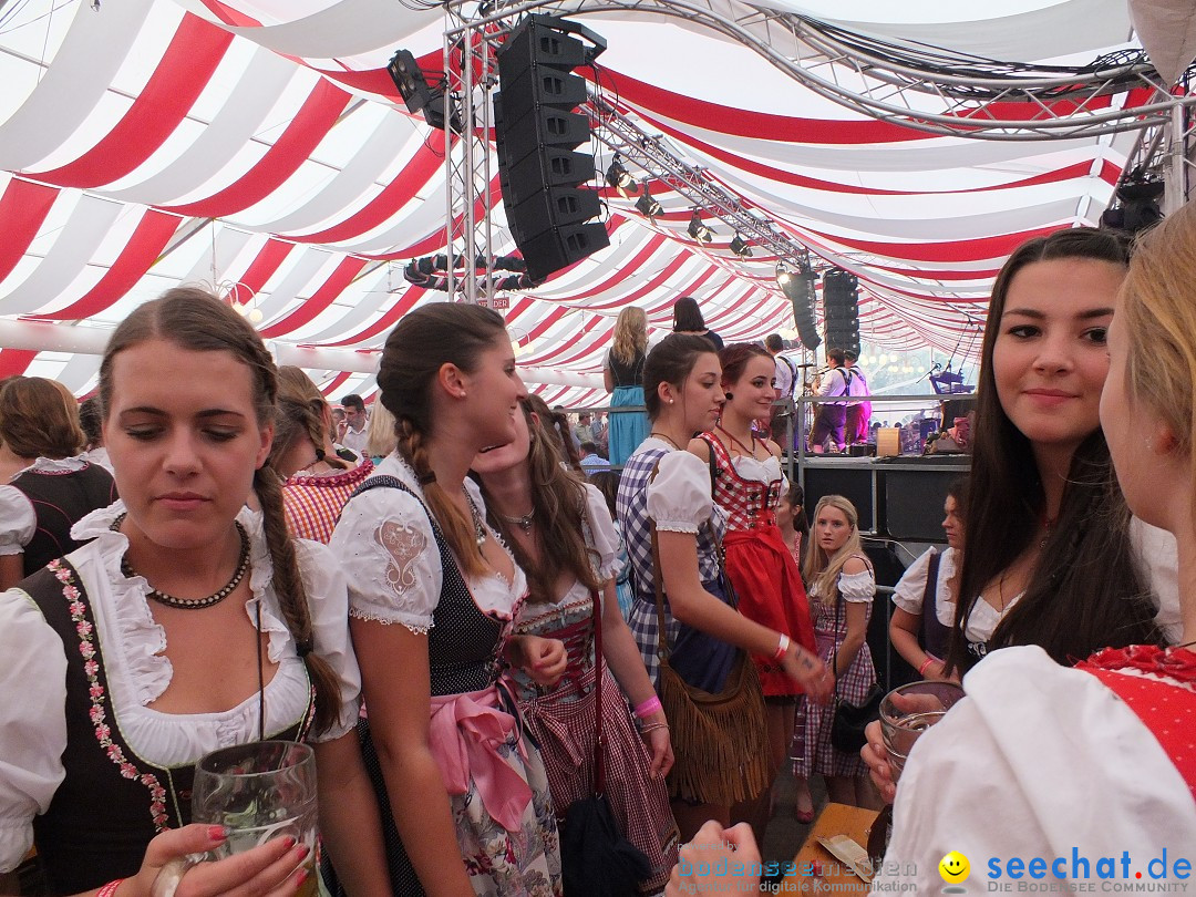 Dirndl-Weltrekord: Bad-Schussenried am Bodensee, 04.10.2014