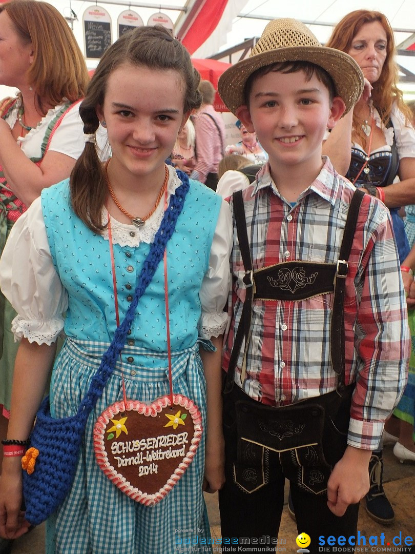 Dirndl-Weltrekord: Bad-Schussenried am Bodensee, 04.10.2014